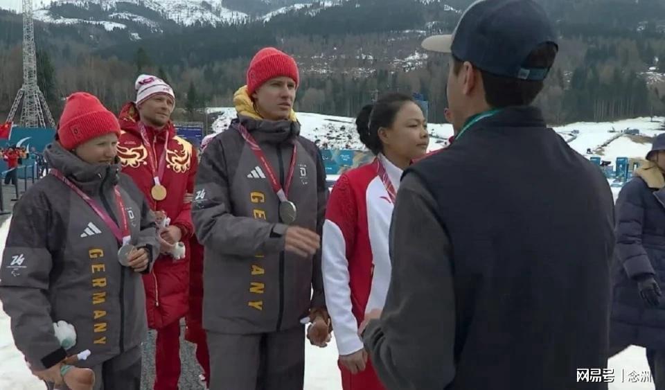 hthapp-德国选手拒与中国选手合影！原因曝光 乌克兰国旗被没收愤怒抗议