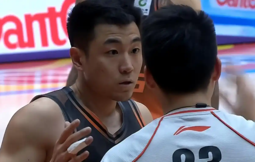 hth-济南主场迎首胜！山东男篮93比87胜广厦，豪取三连胜，外援砍53分